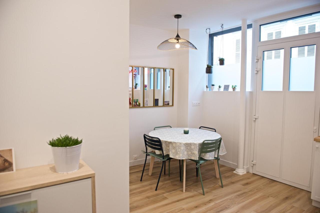 Charming Parisian Apartment With Air Conditioning - Climatisation & 2 Bedrooms - Batignolles Paris Luaran gambar